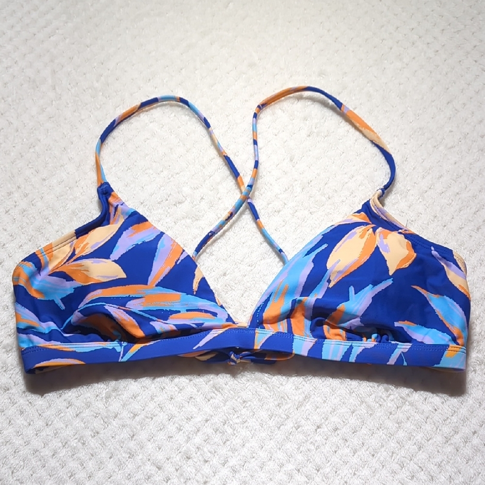 Cupshe Release Happiness Lace Back Bikini Top - Picture 3 of 7